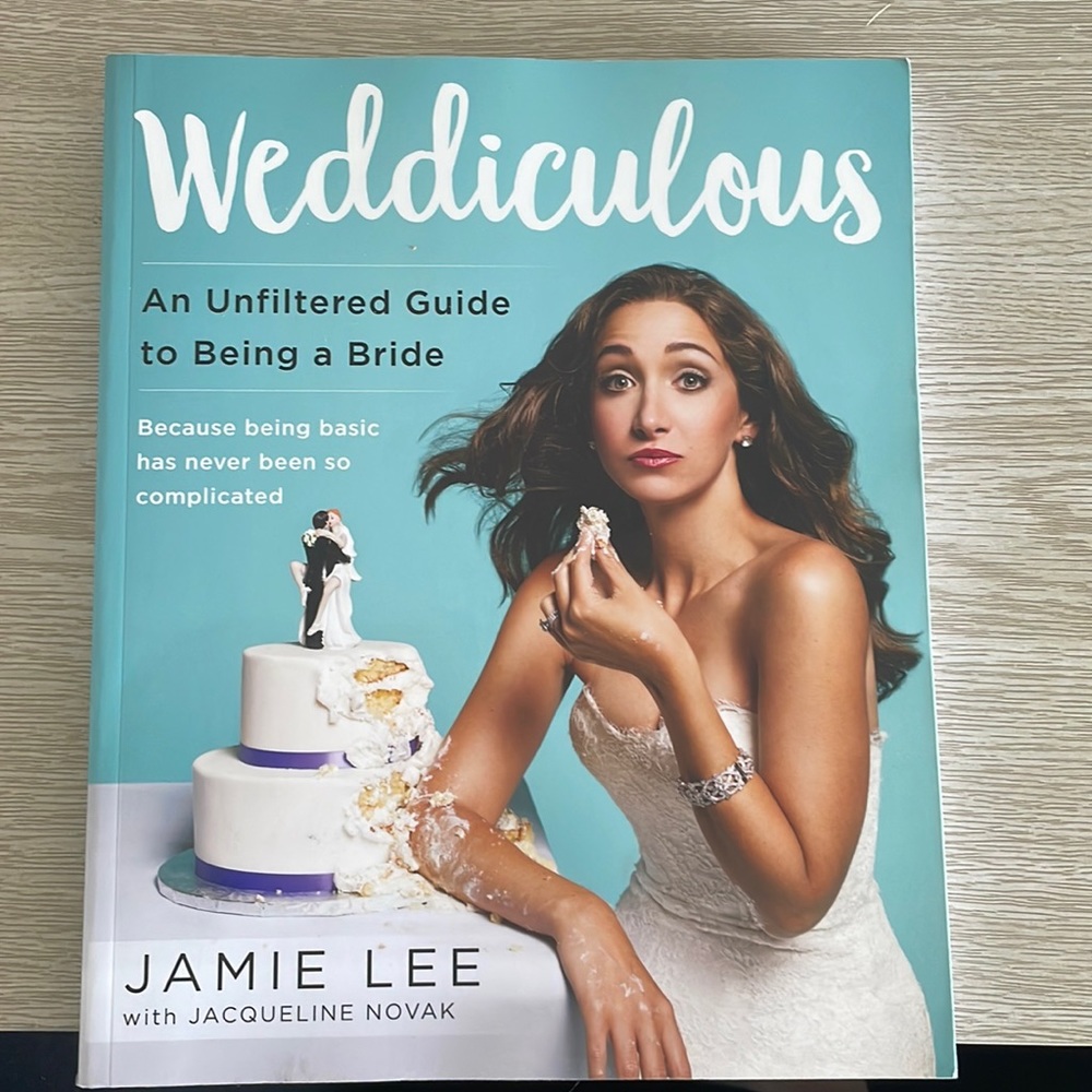☘️2/$15☘️ Brand New Weddiculois Book by Jamie Lee